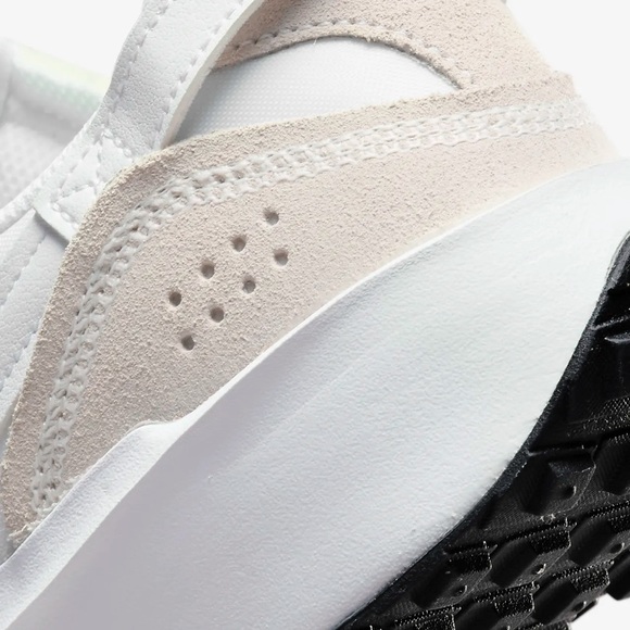 NIB Nike Waffle Debut Trainers Women’s 6.5 - Picture 12 of 15